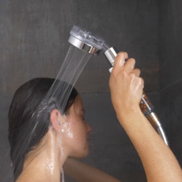 Pommeau de douche filtrant économie d'eau avec jet massant Jetstream