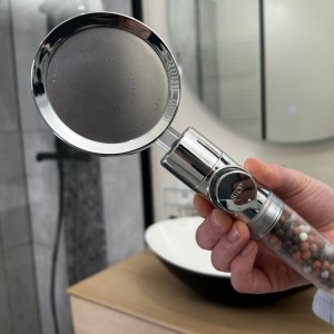 Pommeau de douche filtrant économie d'eau avec jet massant Jetstream